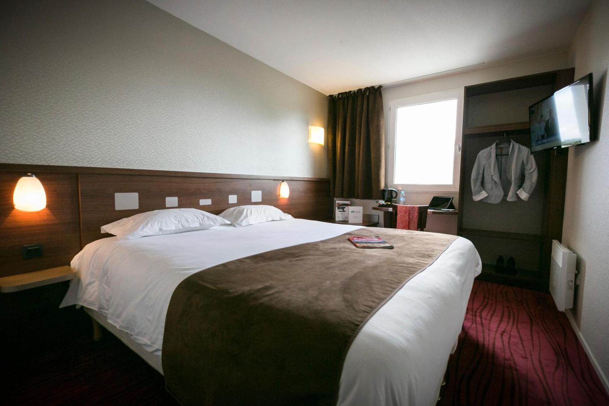 Brit Hotel Rennes Le Castel Экстерьер фото