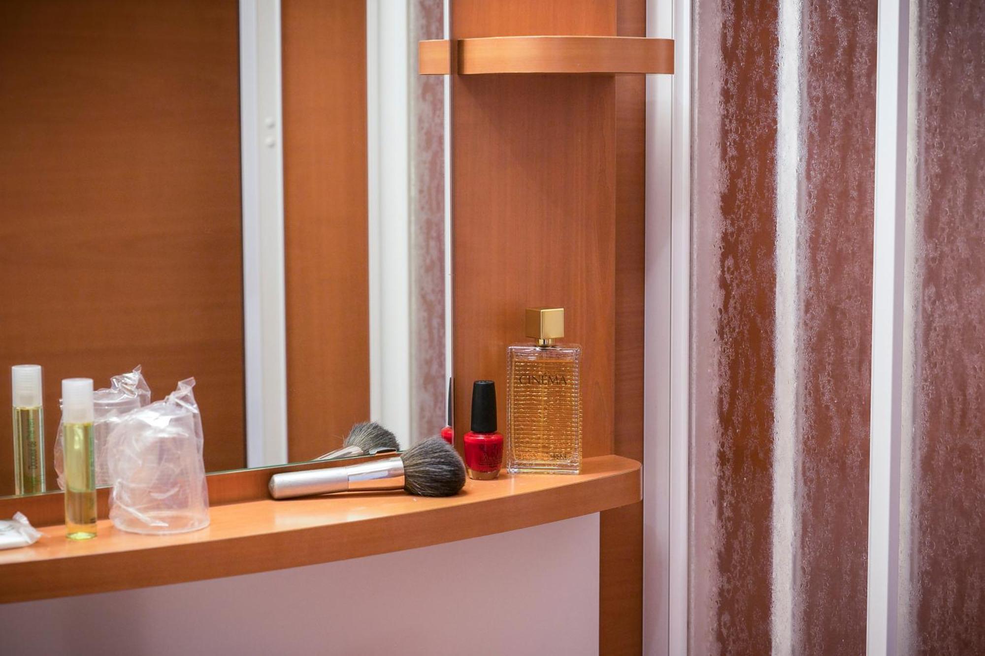 Brit Hotel Rennes Le Castel Экстерьер фото