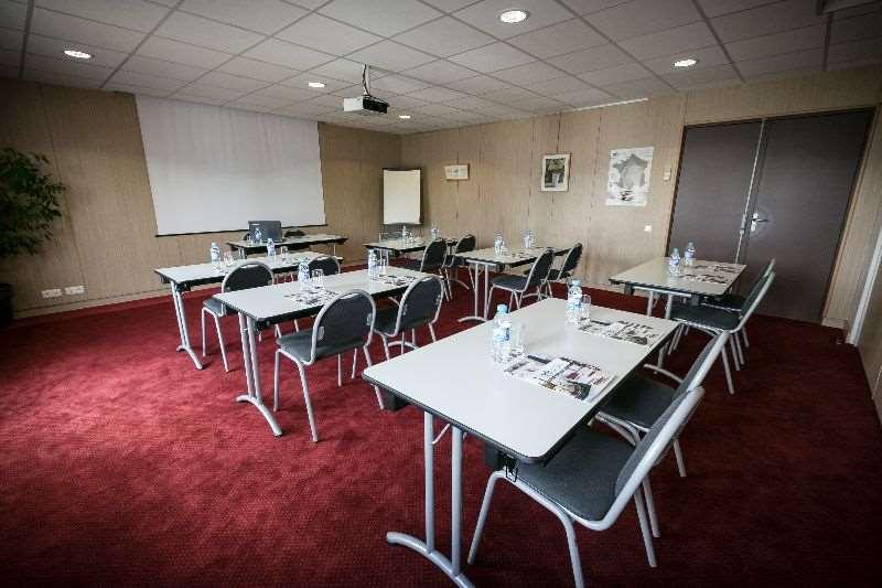 Brit Hotel Rennes Le Castel Удобства фото