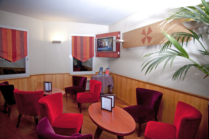 Brit Hotel Rennes Le Castel Экстерьер фото